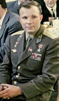 Yuri_Gagarin_in_1963.jpg